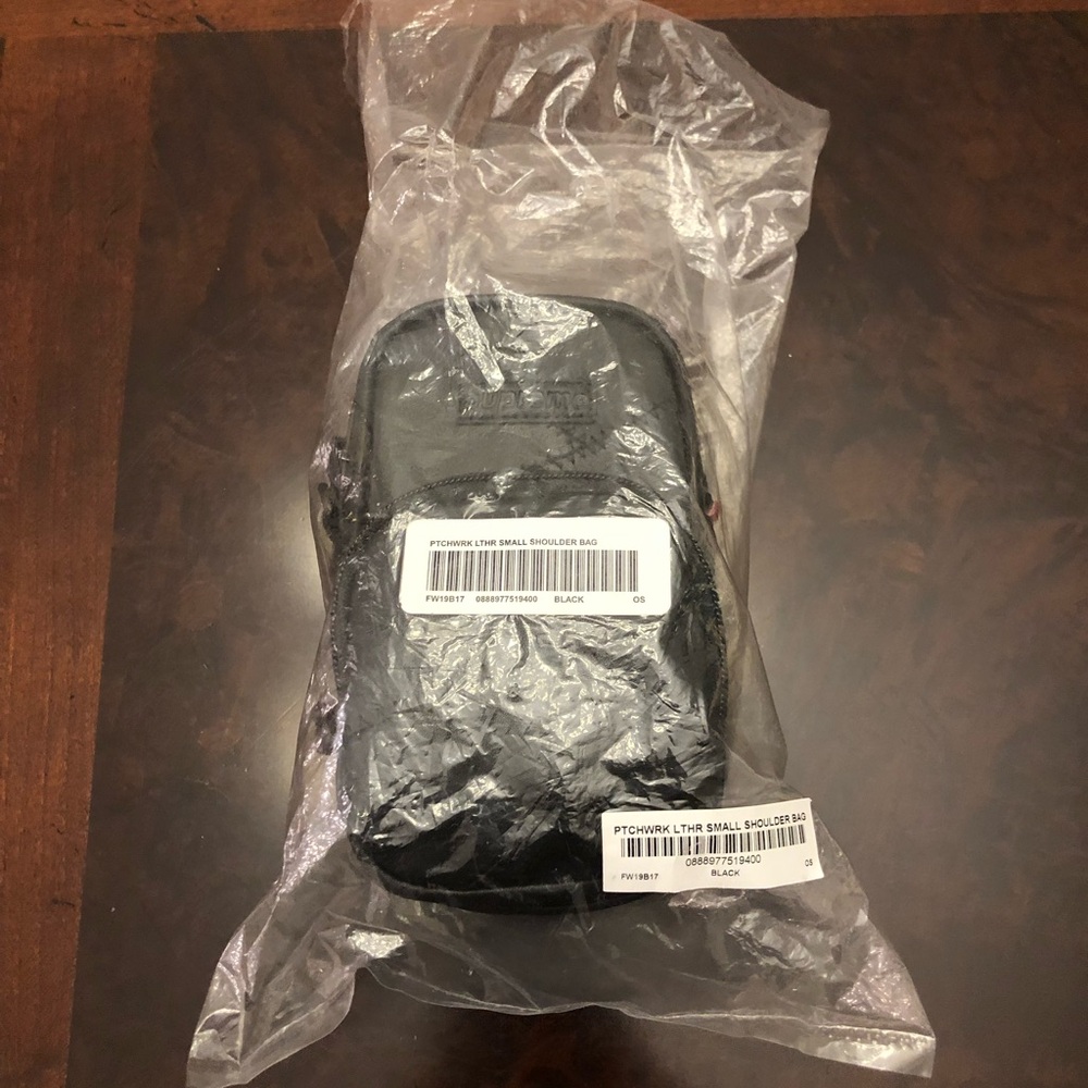 Supreme Leather Patchwork Shoulder Bag Small Auth… - image 5